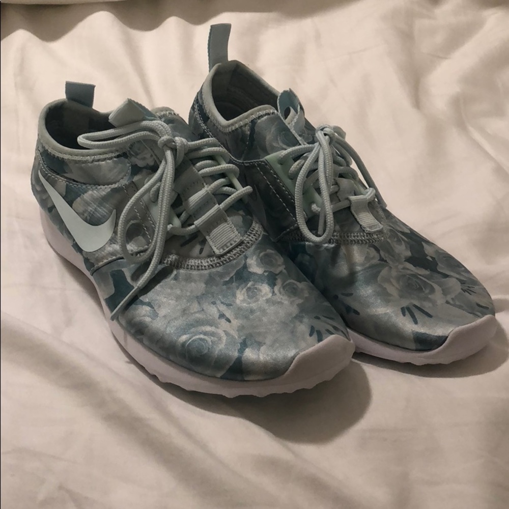 Nike’s! - Picture 2 of 5